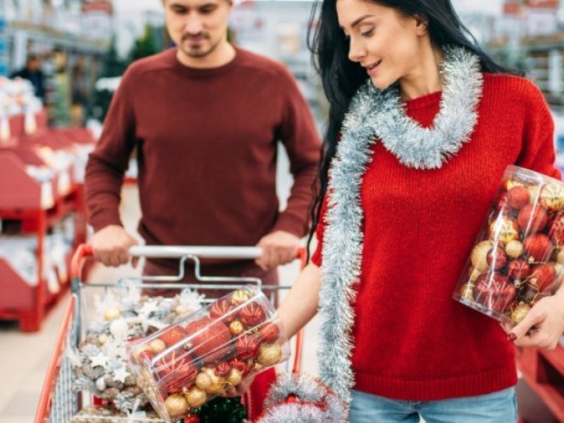 Noël 2025 : les Français dépensent moins, mais mieux
