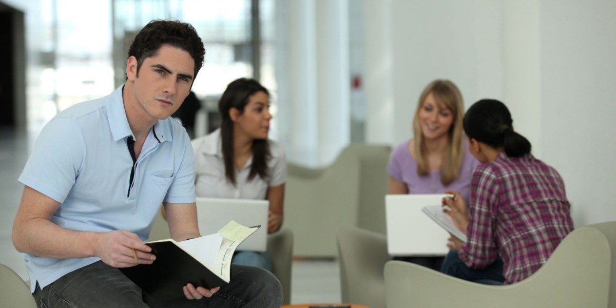 Pouvoir d’achat : les jeunes gagnent-ils vraiment moins que leurs parents ?